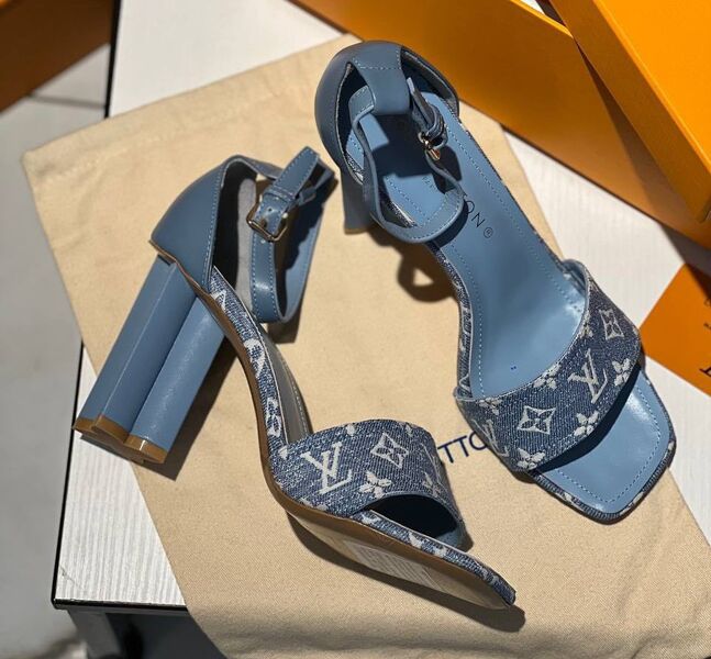Босоножки Louis Vuitton женский джинса синий 111041