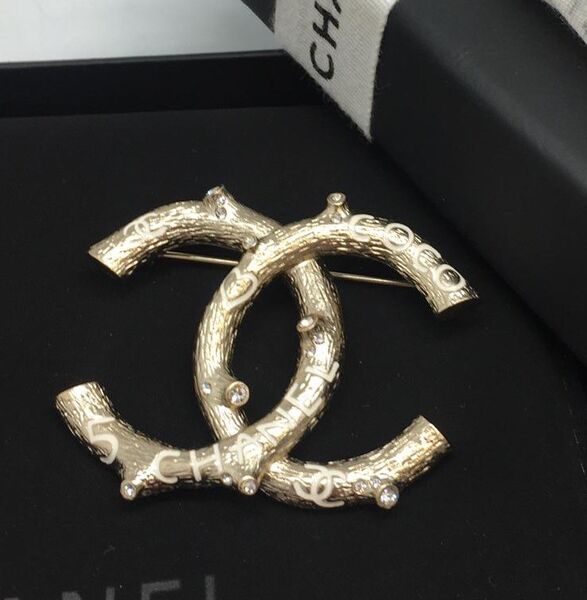 Брошь Chanel 10430