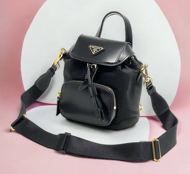 Рюкзак Prada женский кожа черный 129951
