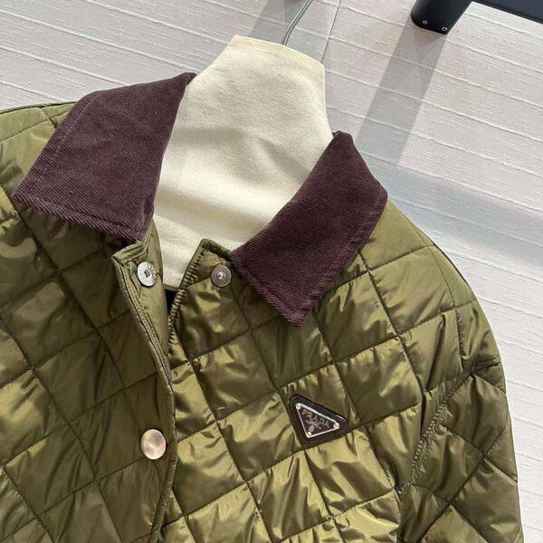 Куртка Prada женский болотный 163408-4