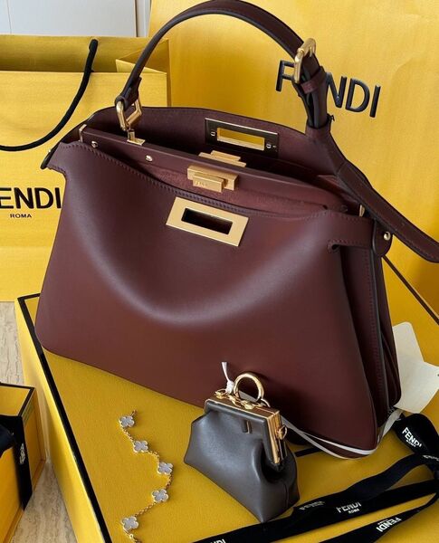 Сумка Fendi женский кожа swift винный 194566