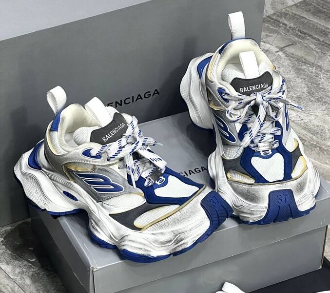 Кроссовки Balenciaga женский замша белый 136738