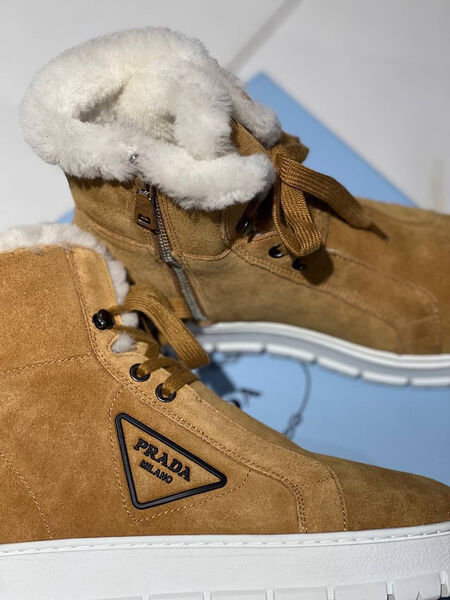 Ботинки Prada женский замша горчичный 97148-3