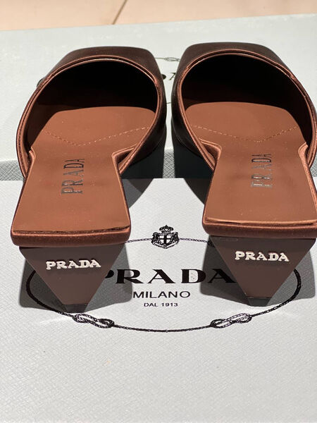 Шлепки Prada женский 146569-2