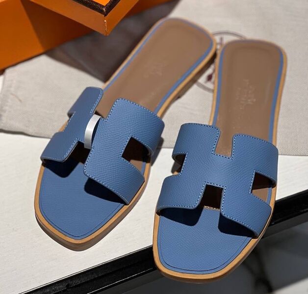 Шлепки Hermès женский кожа графитовый 113874