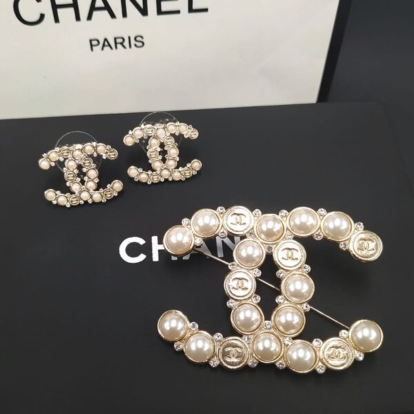 Брошь Chanel 10437