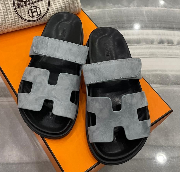 Шлепки Hermès женский замша графитовый 89605