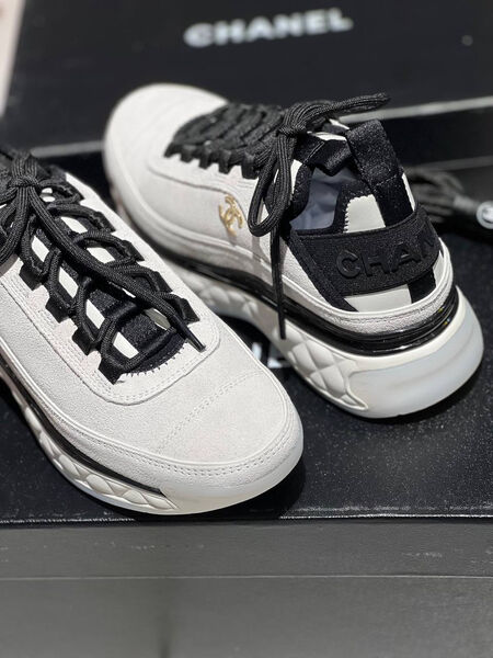 Кроссовки Chanel женский замша белый 147684-4