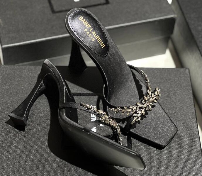 Шлепки Saint Laurent женский кожа черный 171052