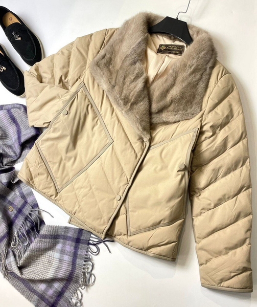 Пуховик Loro Piana женский бежевый 62837
