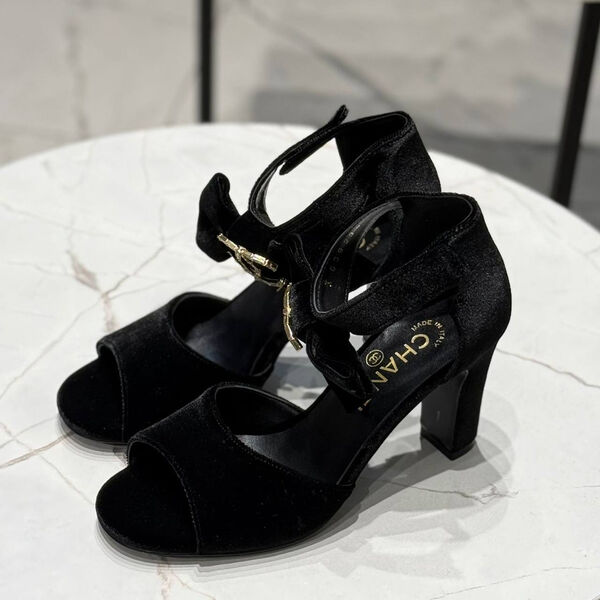 Босоножки Dolce & Gabbana женский велюр черный 172731