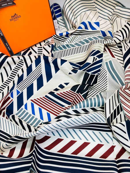 Платок Hermès женский шелк белый 164192