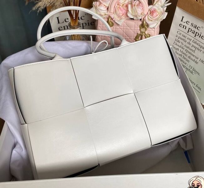 Сумка Bottega Veneta женский кожа белый 72580