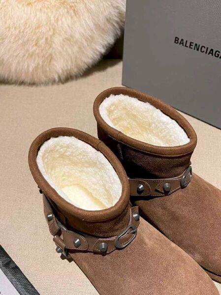 Женские зимние сапоги Balenciaga женский замша коричневый y7530467-1-4