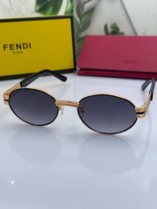 Солнцезащитные очки FENDI