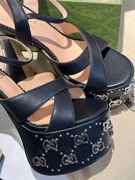 Босоножки Gucci женский кожа черный 107356-5