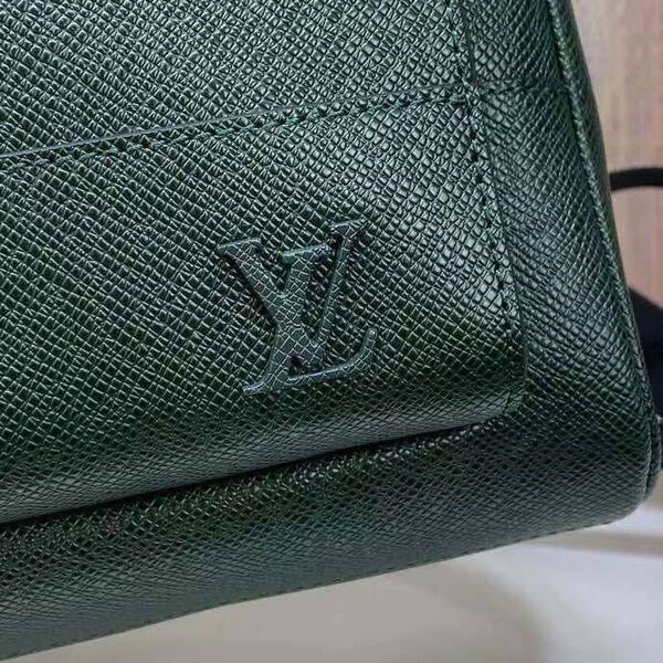 Мужской рюкзак Louis Vuitton мужской кожа болотный 121199-4