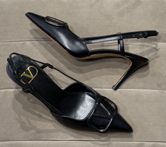 Туфли Valentino женский кожа черный 121303