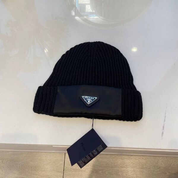 Шапка Prada женский черный j2134009-1-4