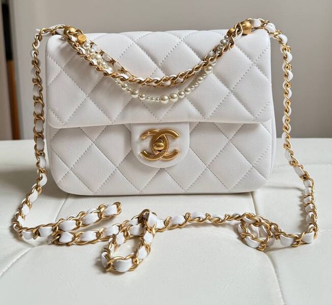 Сумка Chanel женский кожа белый 155756