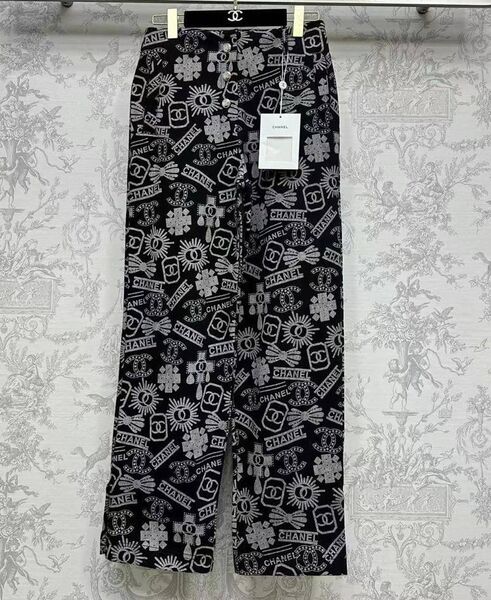 Джинсы Chanel женский черный 142854