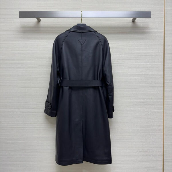 Плащ Prada женский кожа черный 125630-5
