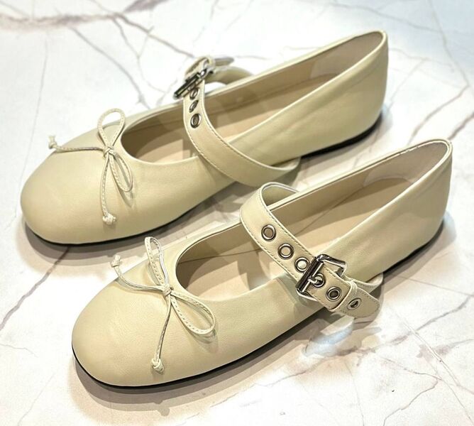 Балетки Miu Miu женский кожа бежевый 149472