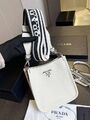 Сумка Prada женский кожа белый i8522436-1-2