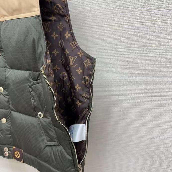 Жилет Louis Vuitton женский болотный 123841-3