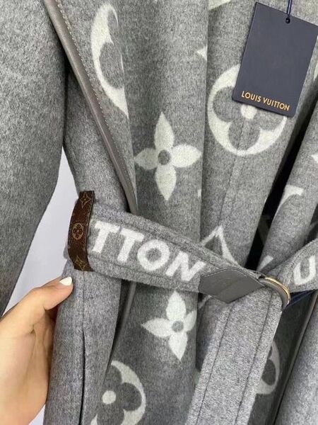 Пальто Louis Vuitton женский графитовый 56088-2