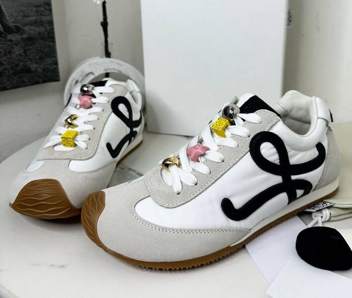 Кроссовки Loewe женский замша белый 180368