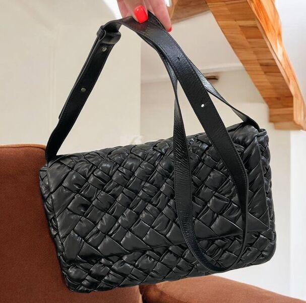 Сумка Bottega Veneta женский кожа черный 156500