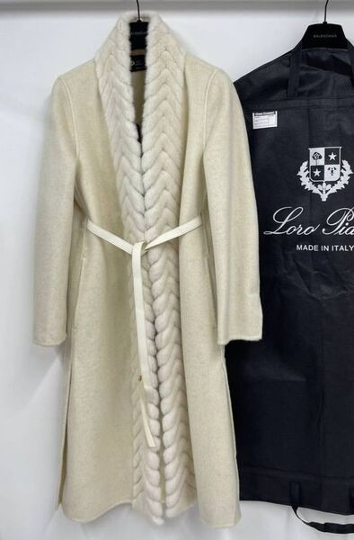 Пальто Loro Piana женский бежевый 201252
