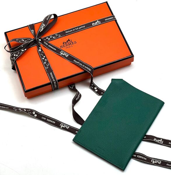 Обложка на паспорт Hermès женский кожа болотный 55333-2