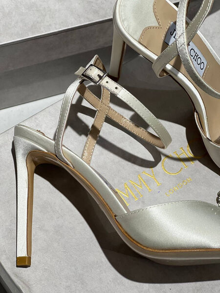 Босоножки Jimmy Choo женский кожа белый 138740-3