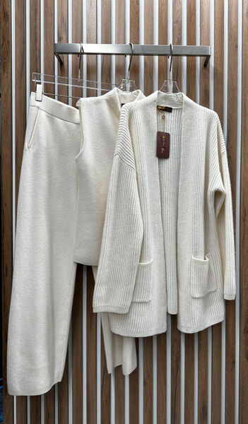Костюм Loro Piana женский белый 128344-5