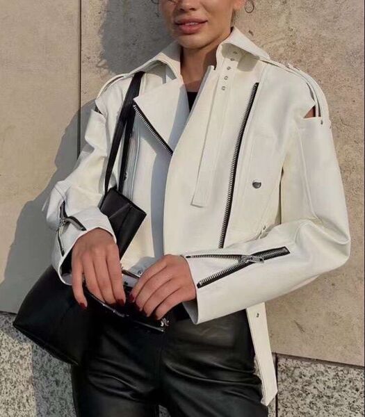 Куртка Balenciaga женский кожа белый 106486