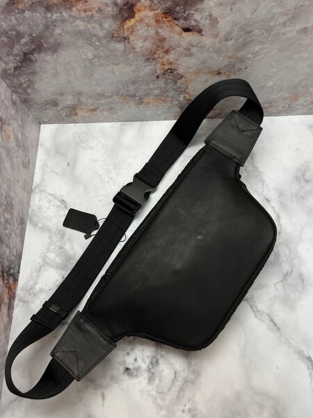 Мужская сумка слинг Bottega Veneta мужской кожа черный 113483-4