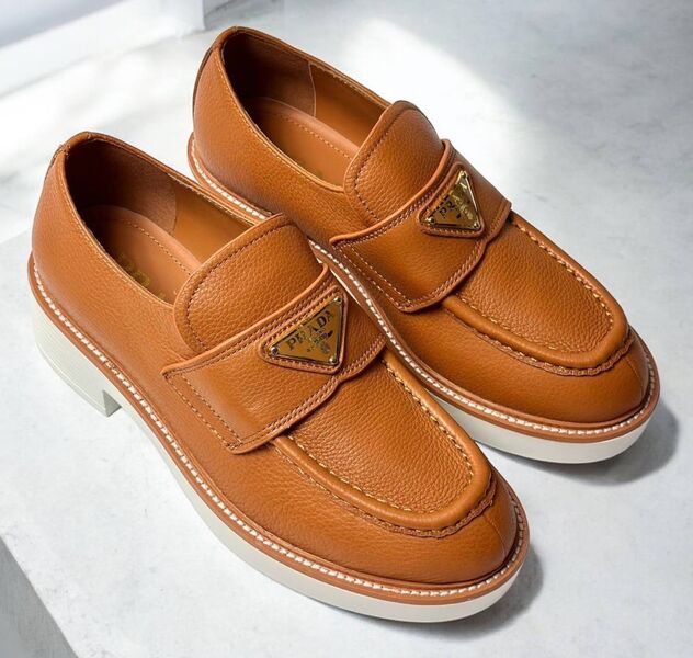 Лоферы Prada женский кожа бежевый 159213