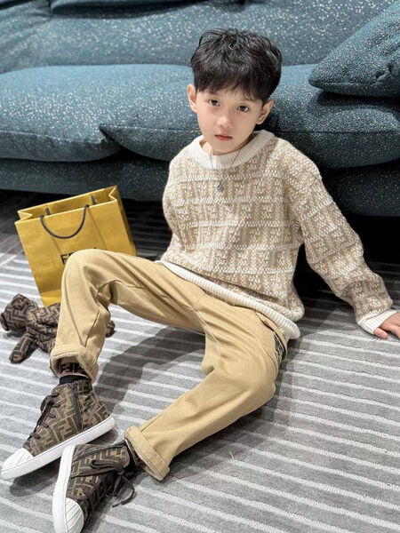 Детский свитер Fendi вязаная ткань бежевый 174602-2