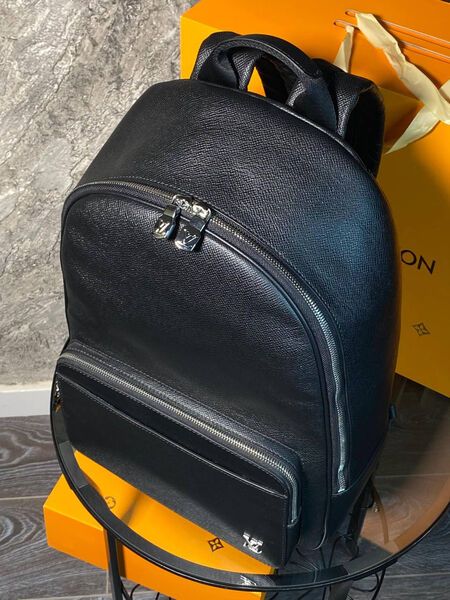 Мужской рюкзак Louis Vuitton мужской кожа черный 133952-9