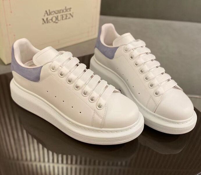 Мужские кеды Alexander McQueen мужской кожа swift молочный 149829