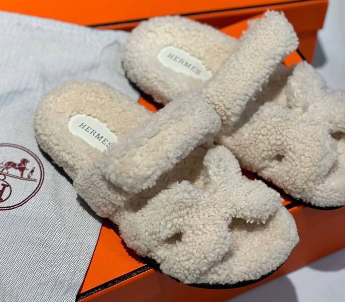 Шлепки Hermès женский натуральный мех белый 120095