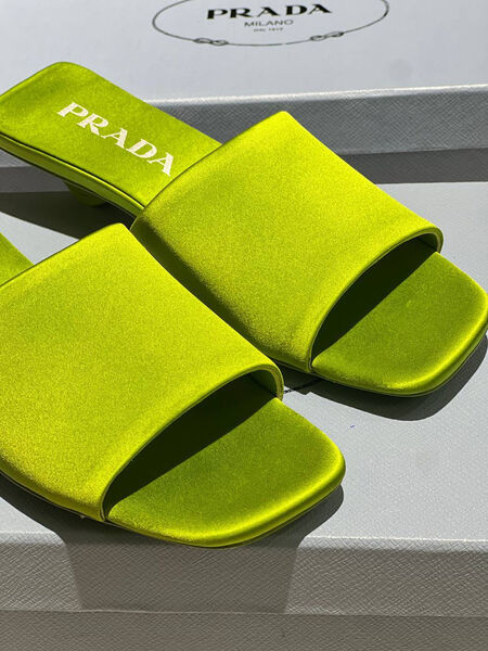 Шлепки Prada женский велюр болотный 154262-4
