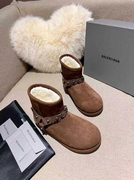 Женские зимние сапоги Balenciaga женский замша коричневый y7530467-1-3