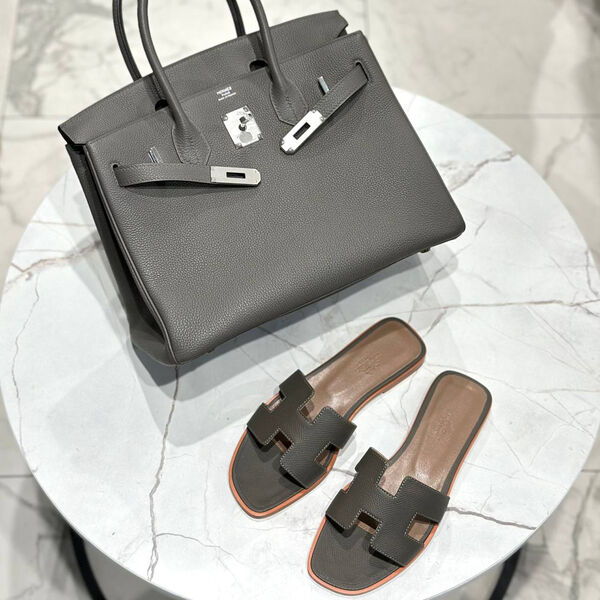 Шлепки Hermès женский кожа графитовый 147587-2