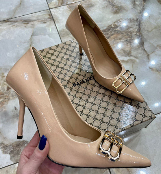 Туфли Balenciaga женский кожа swift светло-бежевый 96910