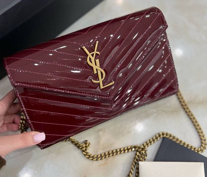 Сумка Saint Laurent женский кожа swift винный 179133