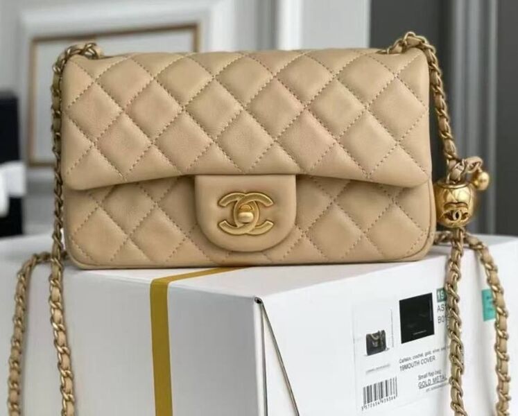 Сумка Chanel женский кожа бежевый 182028