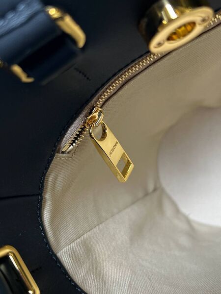 Сумка Jacquemus женский кожа черный m9046629-1-9